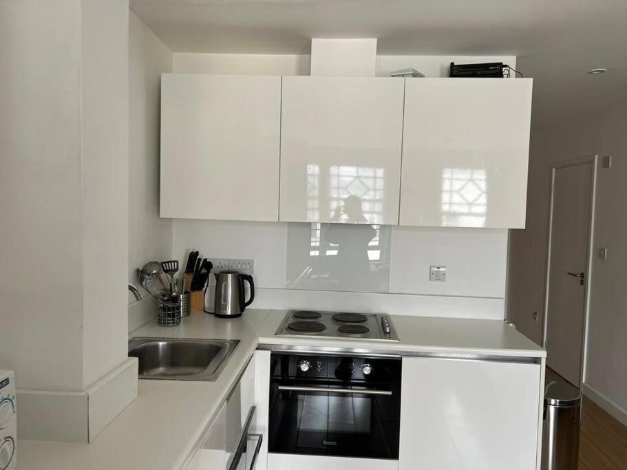 Piccadilly Living 1 Bedroom Flat In Vr11 Appartement Londen