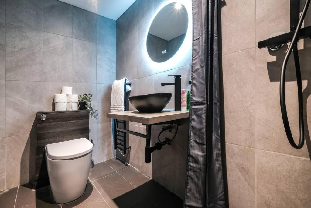 Spacious And Delightful Sleep 5 Piccadilly Vrc Londen