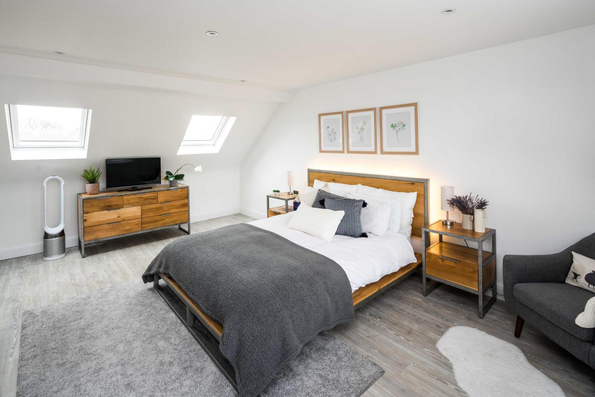 Contemporary 5 Bedroom With Garden North Finchley * Londen