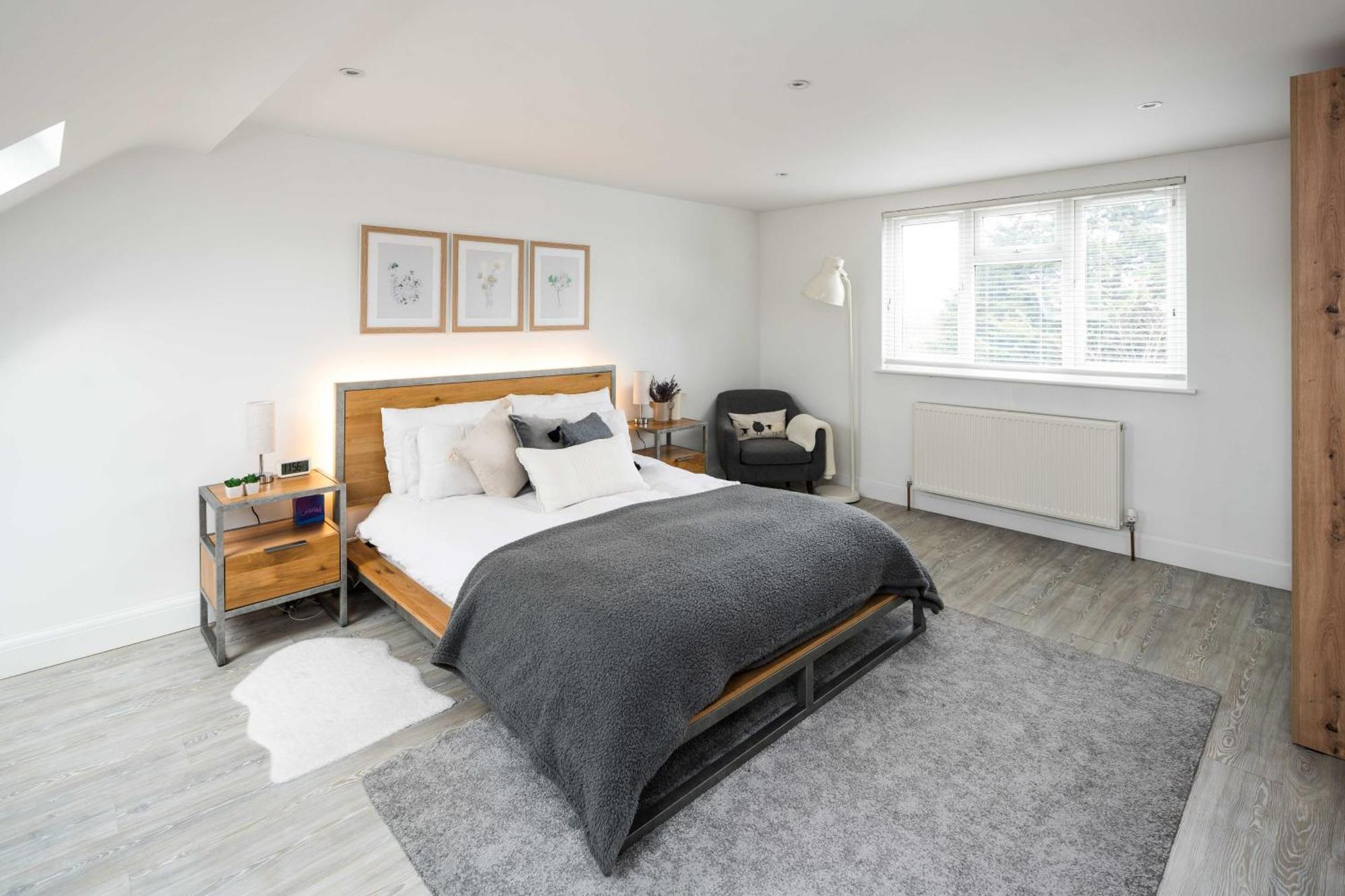 Contemporary 5 Bedroom With Garden North Finchley Feriehus London