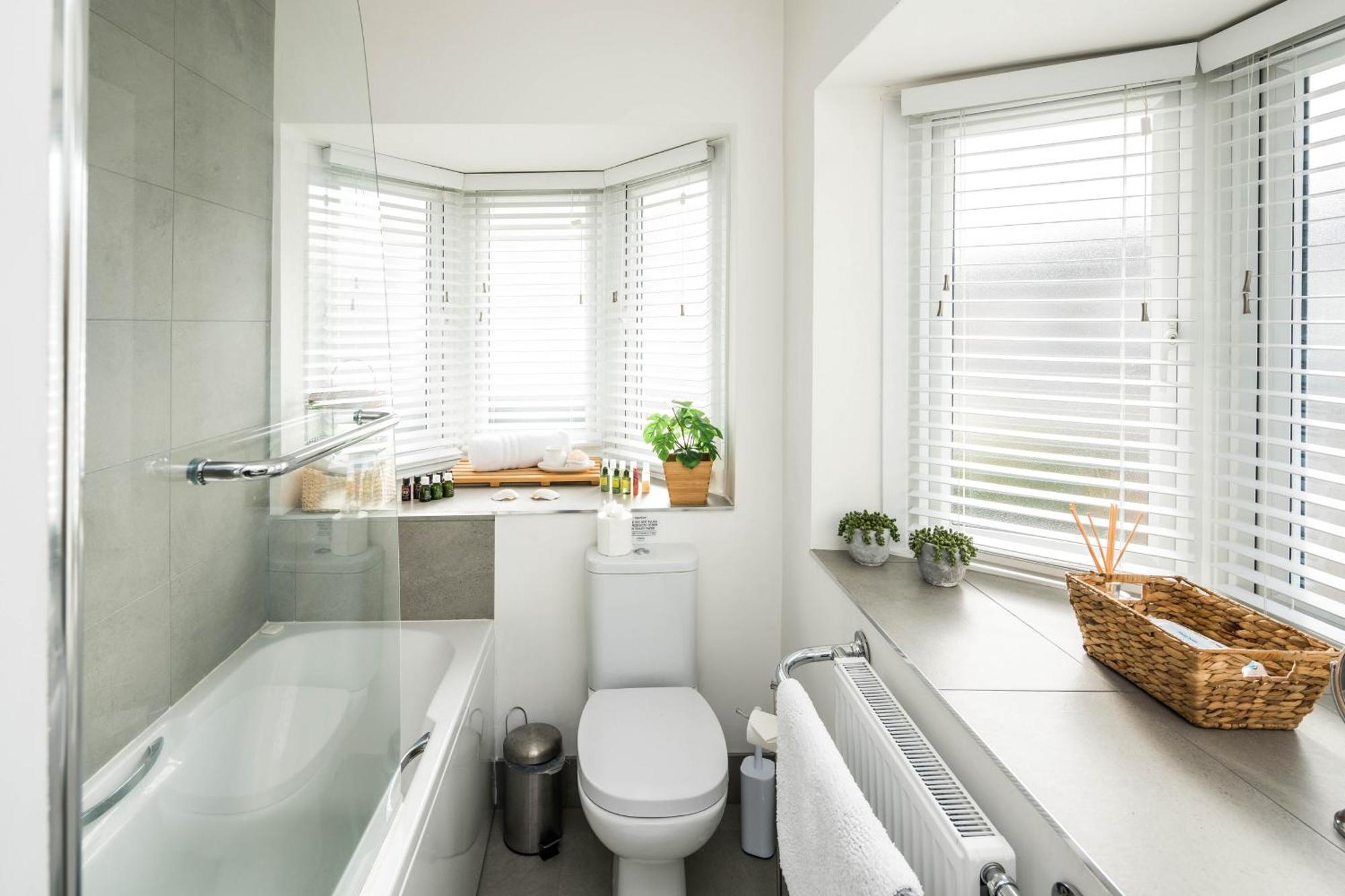 Contemporary 5 Bedroom With Garden North Finchley Feriehus London