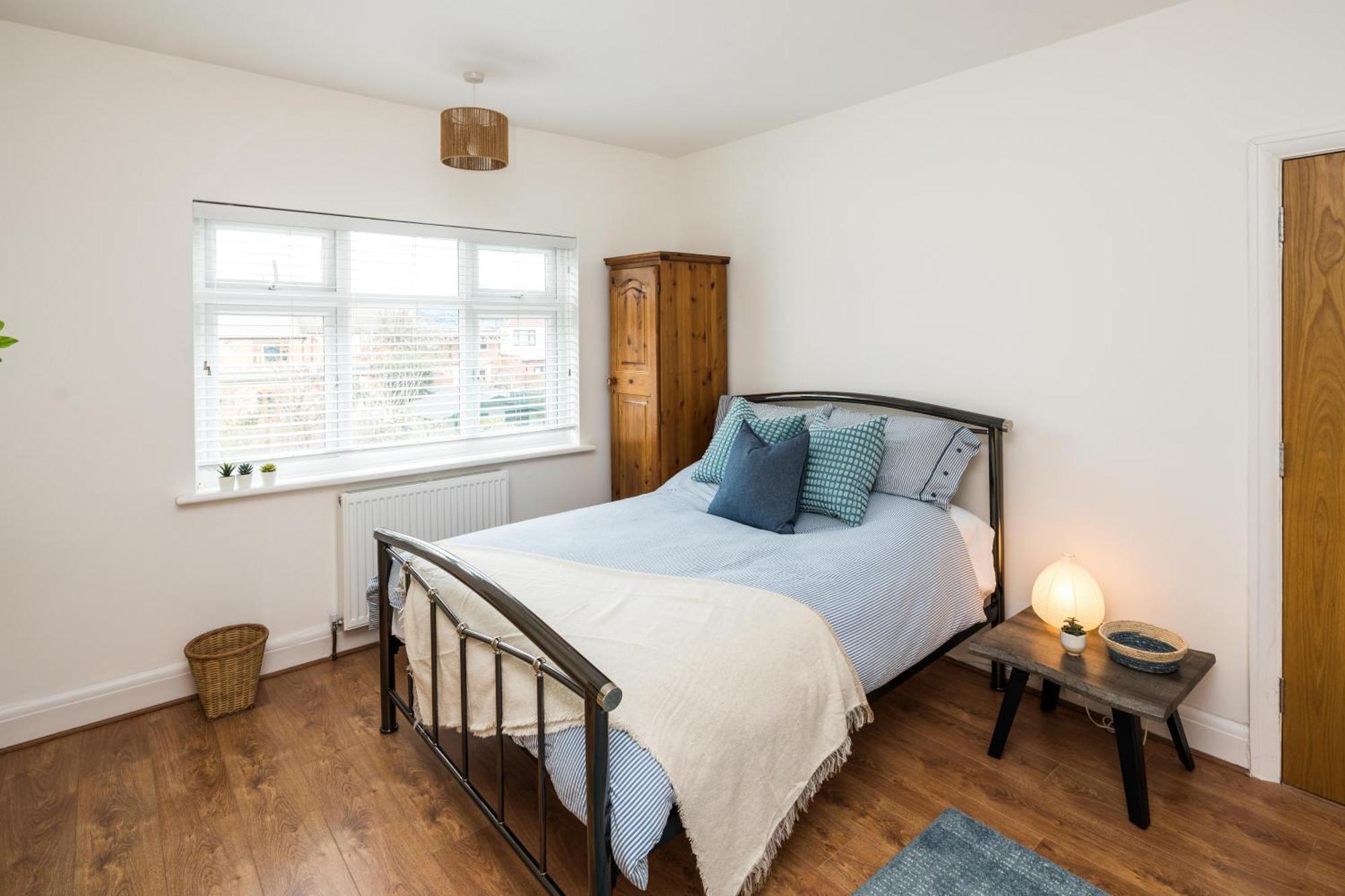 Contemporary 5 Bedroom With Garden North Finchley Ferienhaus London