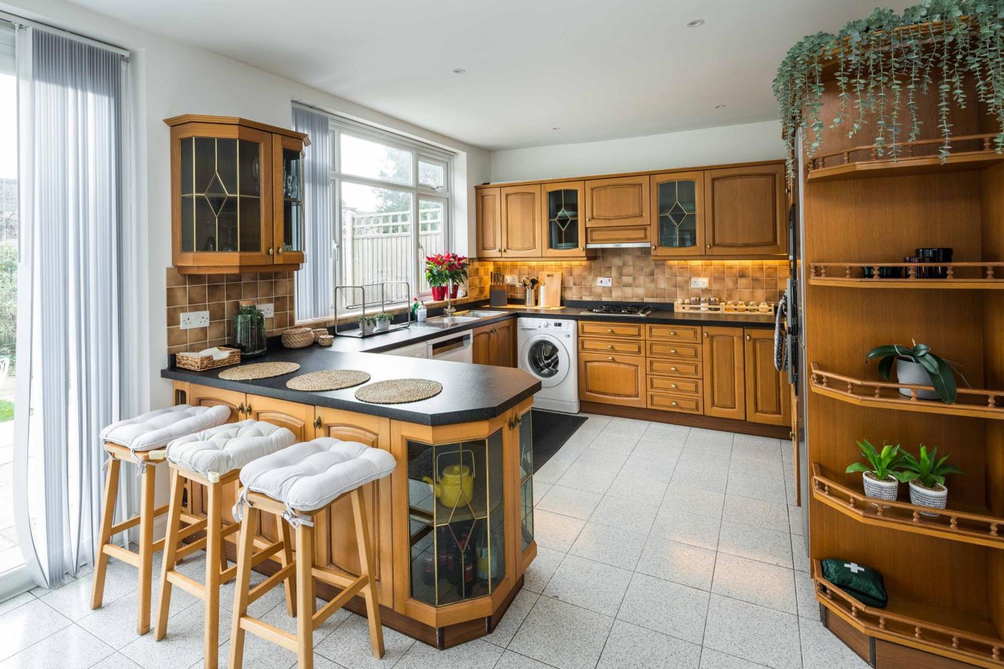Contemporary 5 Bedroom With Garden North Finchley Feriehus