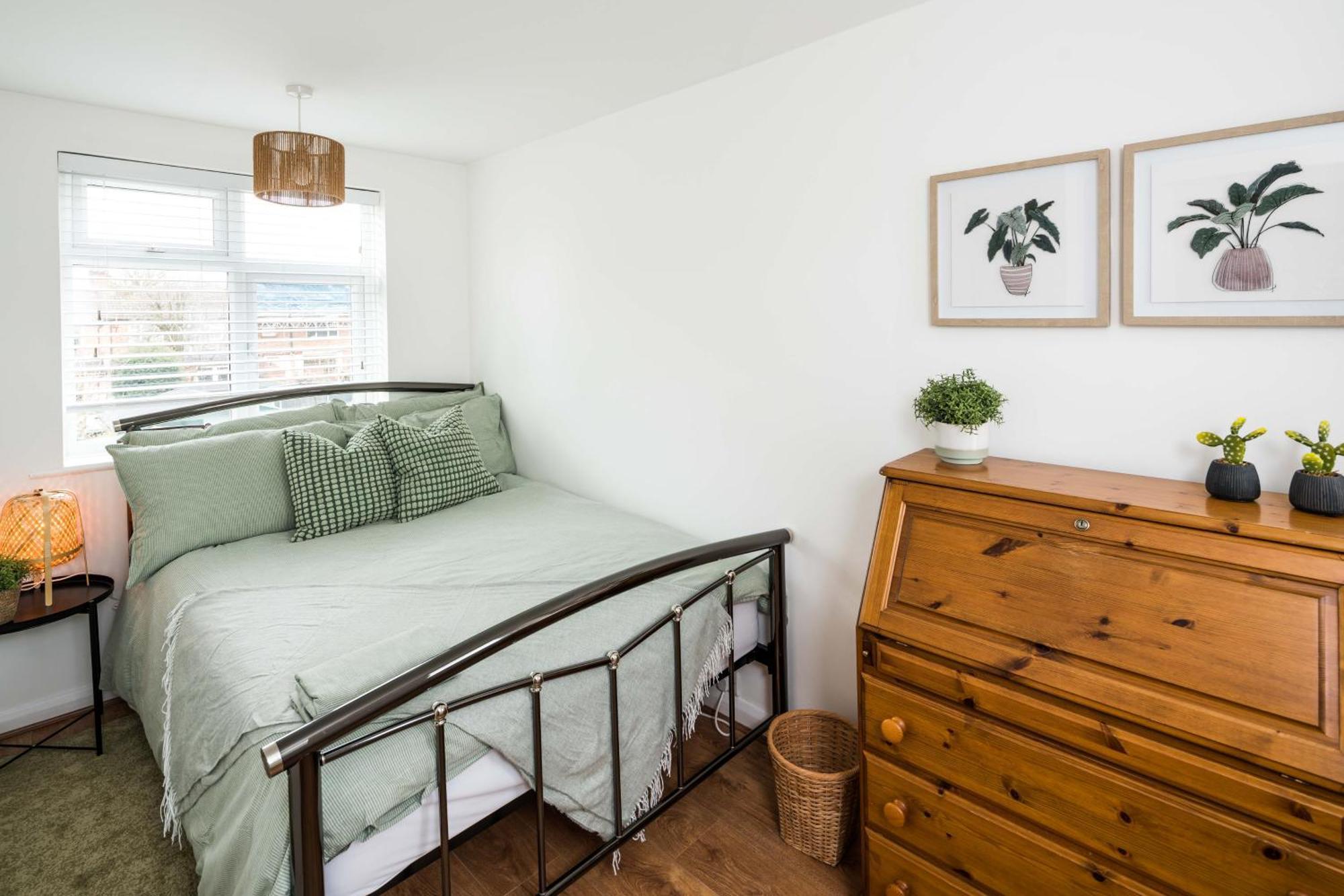 Contemporary 5 Bedroom With Garden North Finchley Feriehus London