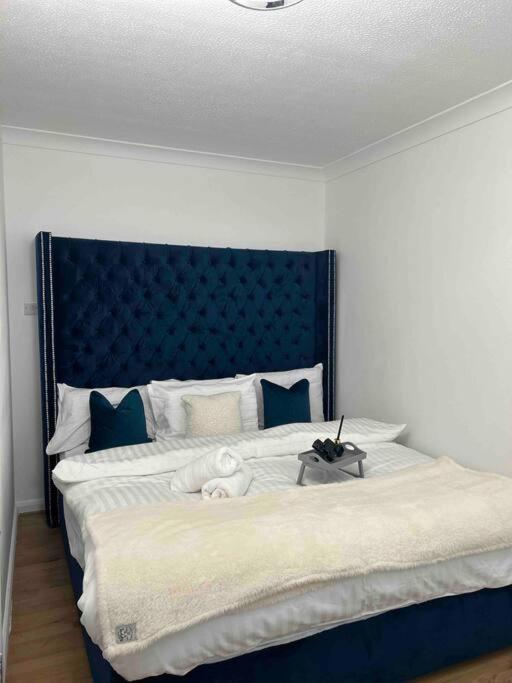 Luxury Superkingsize Bed In * Londen
