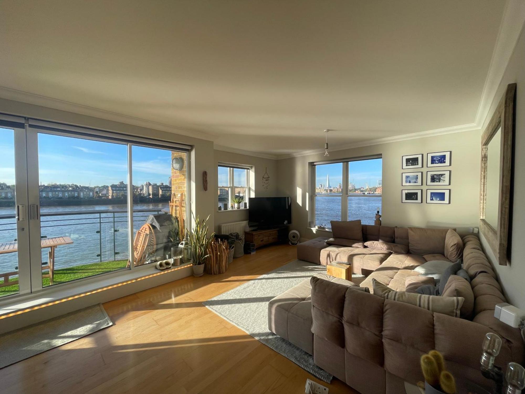 Superb Riverside Flat With Balcony In Limehouse Appartamento
