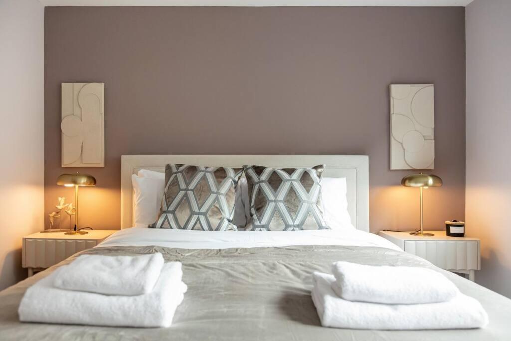Prime Covent Garden Gem With Air-con Leilighet London
