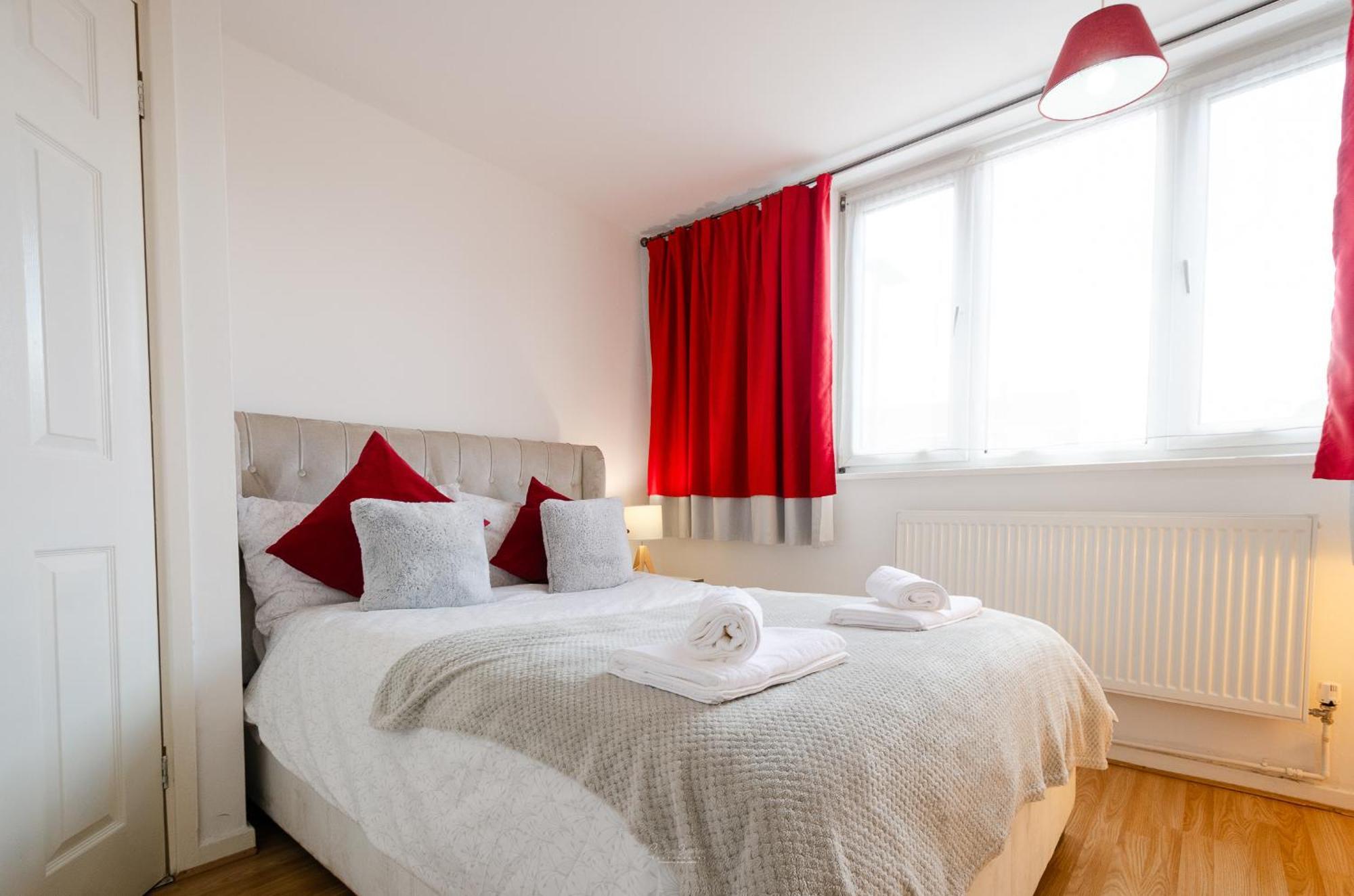 Serviced - Exel & O2 & Canning Town - Away From Appartement Londres