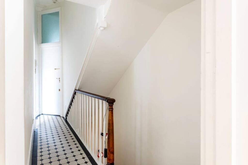 2-bedroom Split-level In Notting Hill Apartment *
