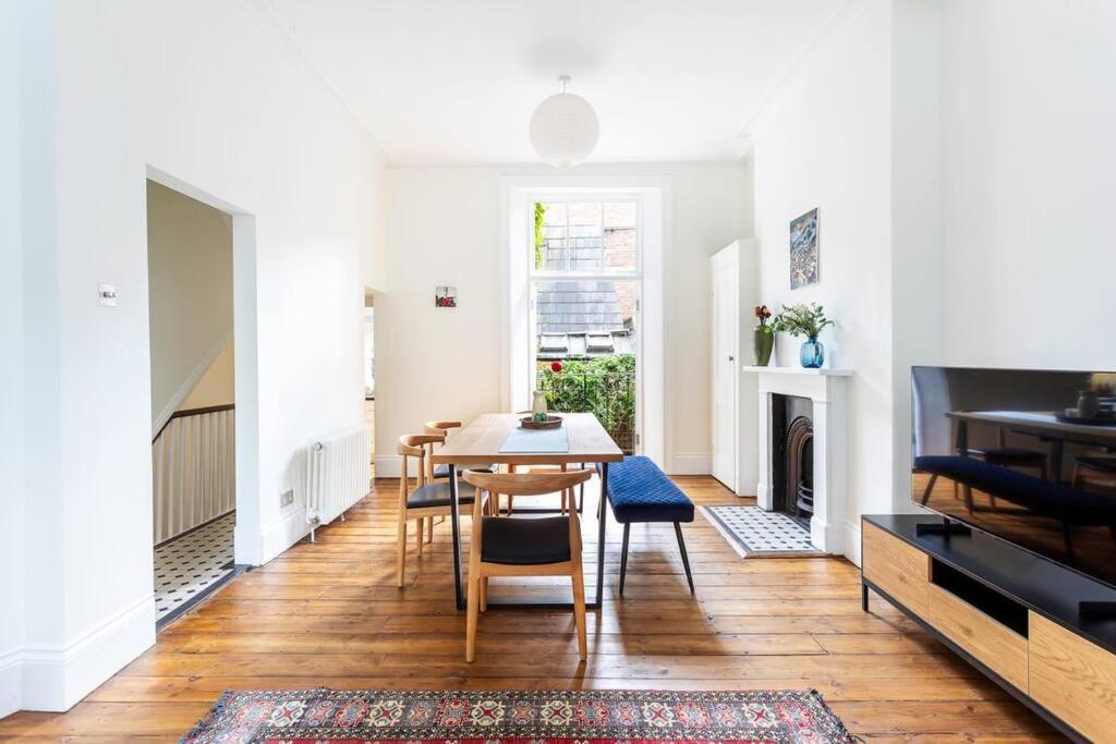 Apartment 2-bedroom Split-level In Notting Hill London
