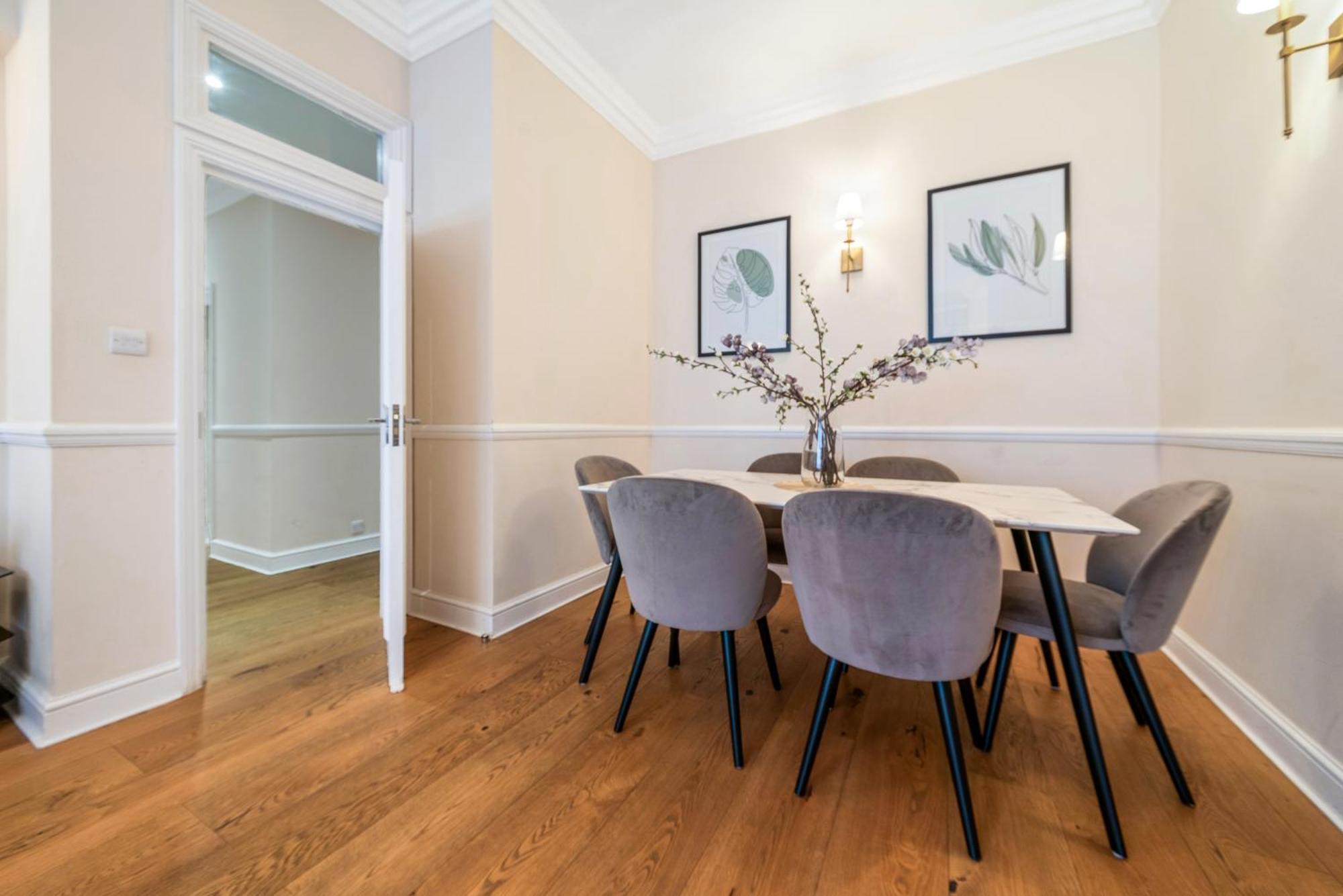 Spectacular 3 Bed In Berkeley Sq Mayfair Londen
