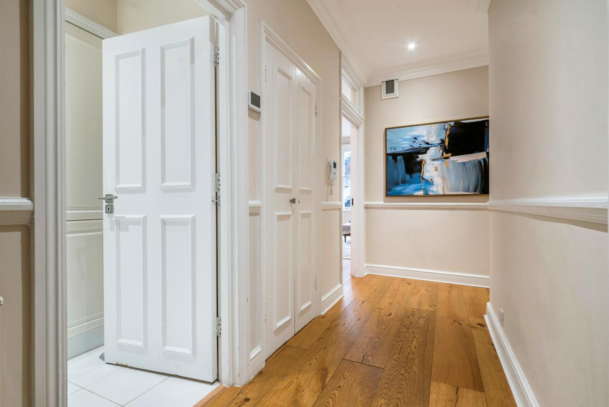 Spectacular 3 Bed In Berkeley Sq Mayfair Appartement