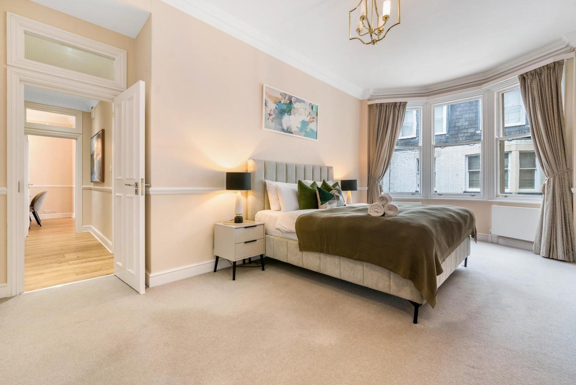 Appartement Spectacular 3 Bed In Berkeley Sq Mayfair *