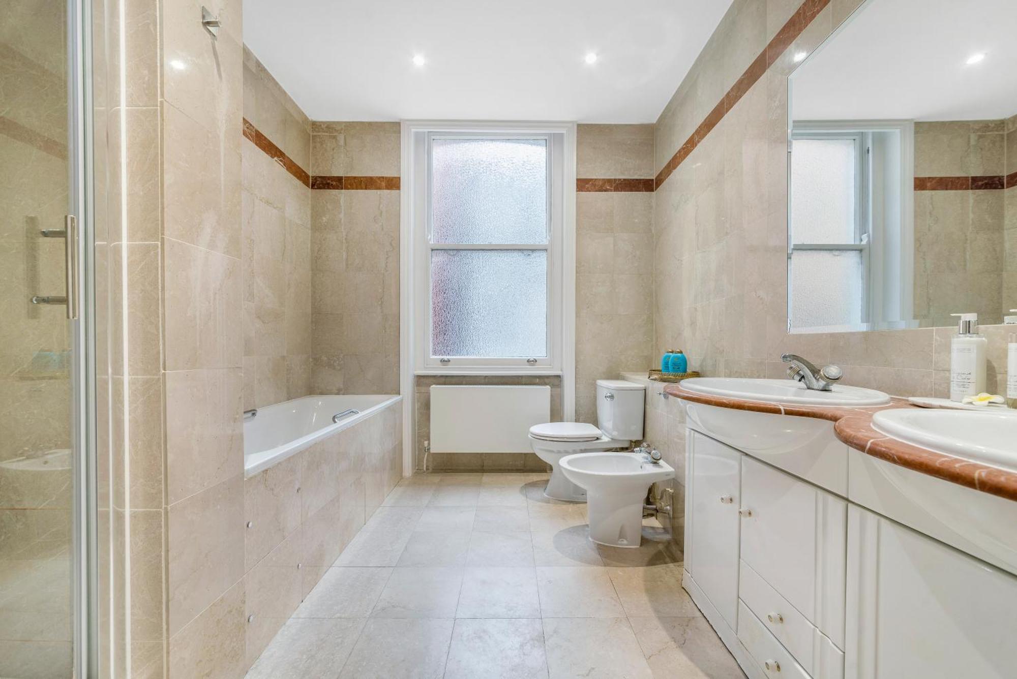 Spectacular 3 Bed In Berkeley Sq Mayfair Appartement