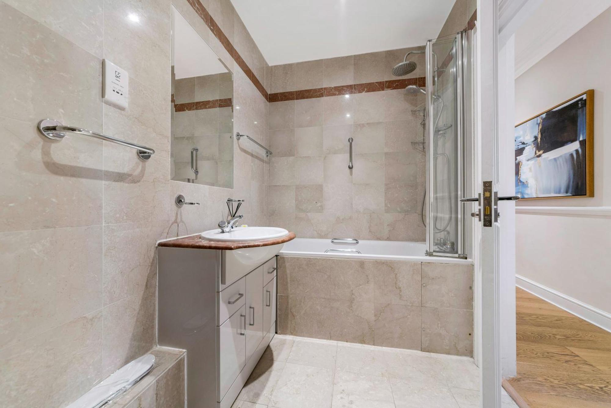 Appartement Spectacular 3 Bed In Berkeley Sq Mayfair Londen
