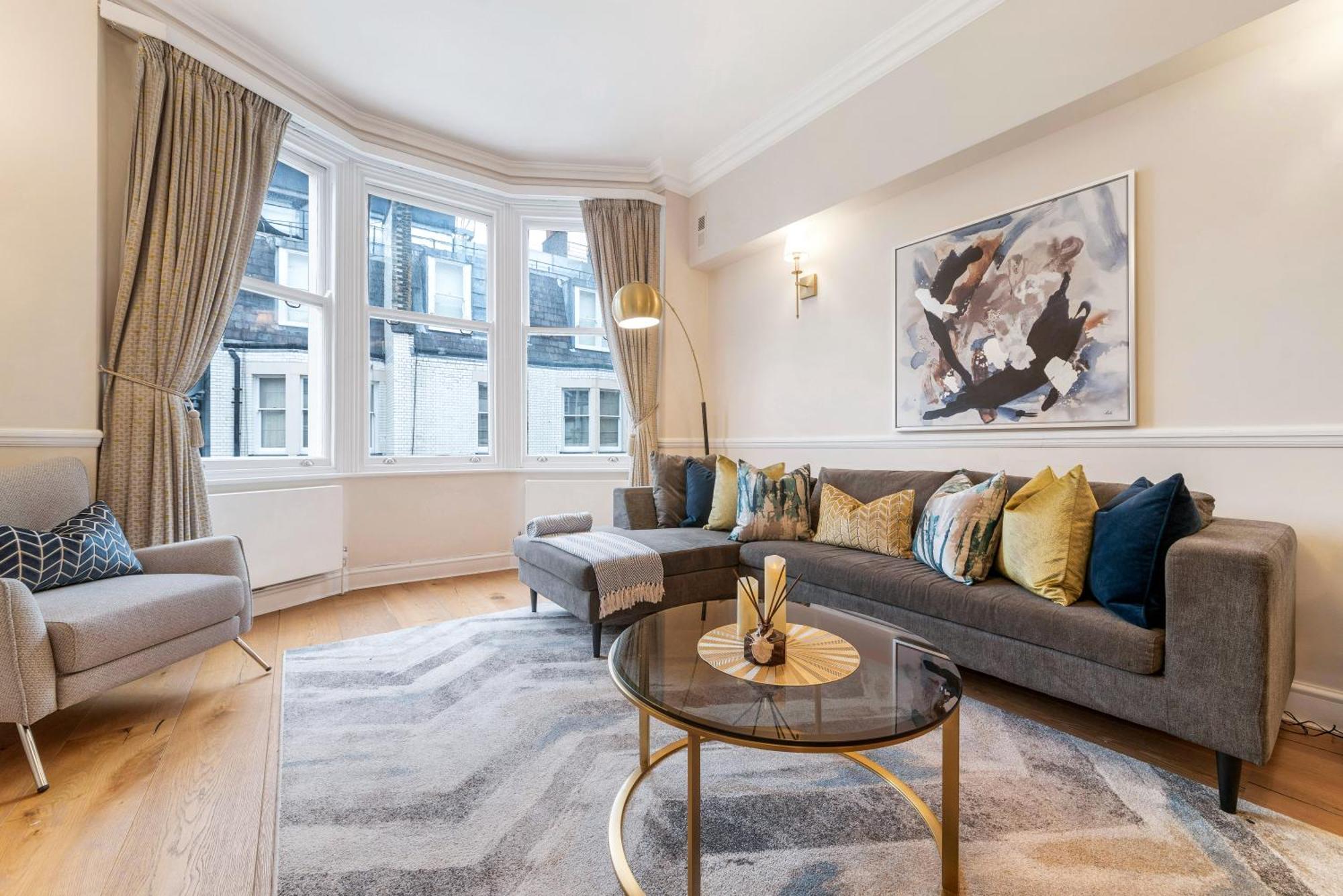 Spectacular 3 Bed In Berkeley Sq Mayfair * Londen