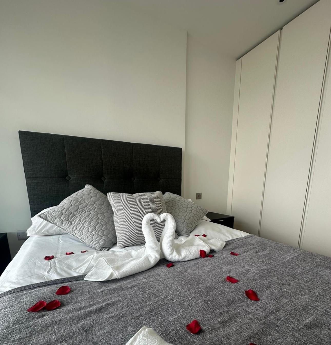 Luxury - 2 Minute Walk From The O2 Arena Appartement