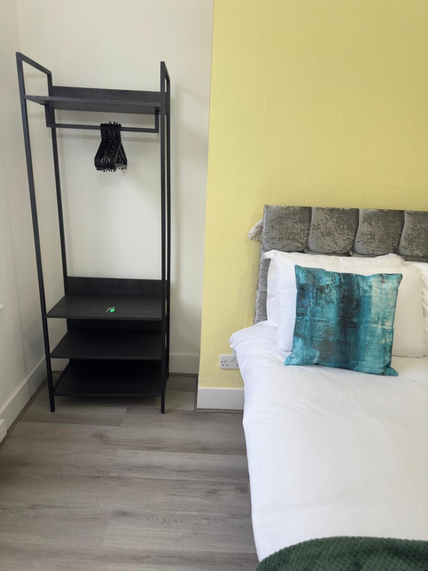 Ferienhaus Newly Decorated 5-bed Hackney Townhouse London