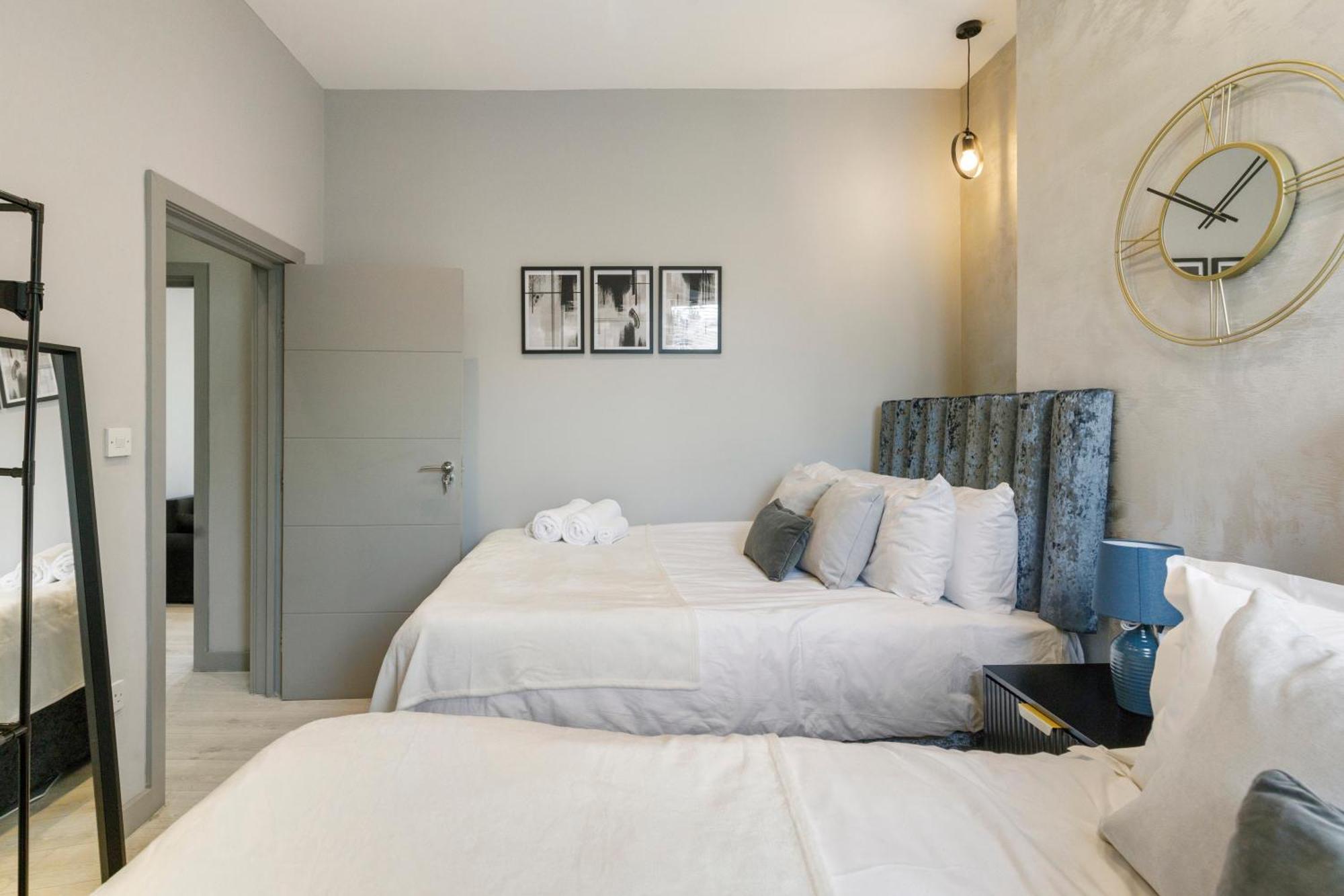 Wembley Luxury 3 Bedroom Appartement *