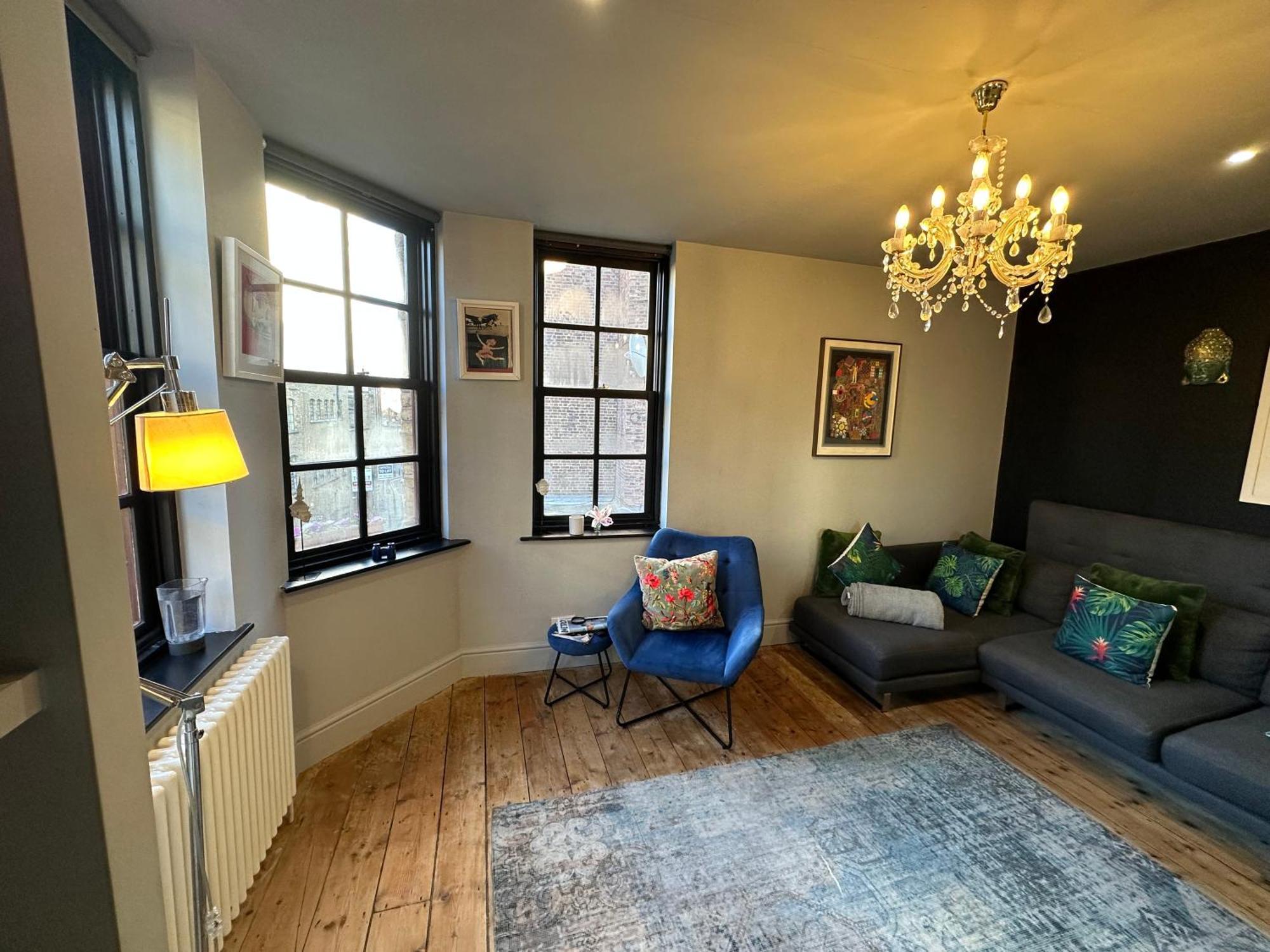 Tower Bridge, Boutique, Shad Thames Butlers Wharf Secure Parking , Balcony View Of Shard, Luxury With Van Parking Upto 4 Vans Ideal For Builders Shopfitters Secure Cctv Appartement *
