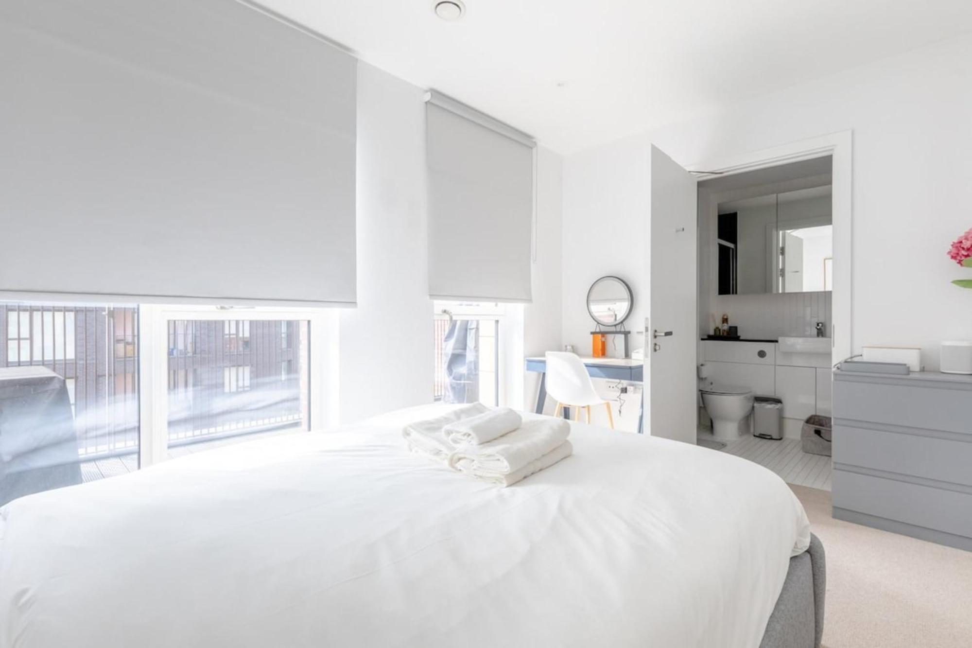 Stylish 2bd Oasis Wbalcony South East London! Leilighet