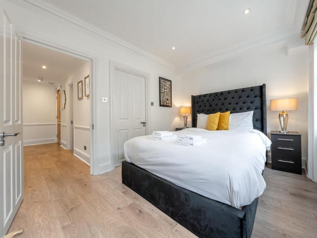 Apartment Mayfair Residences London