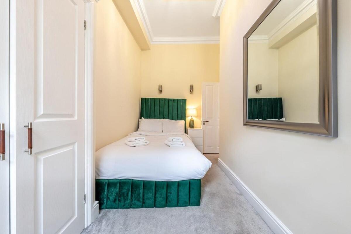 Apartment Mayfair Residences London