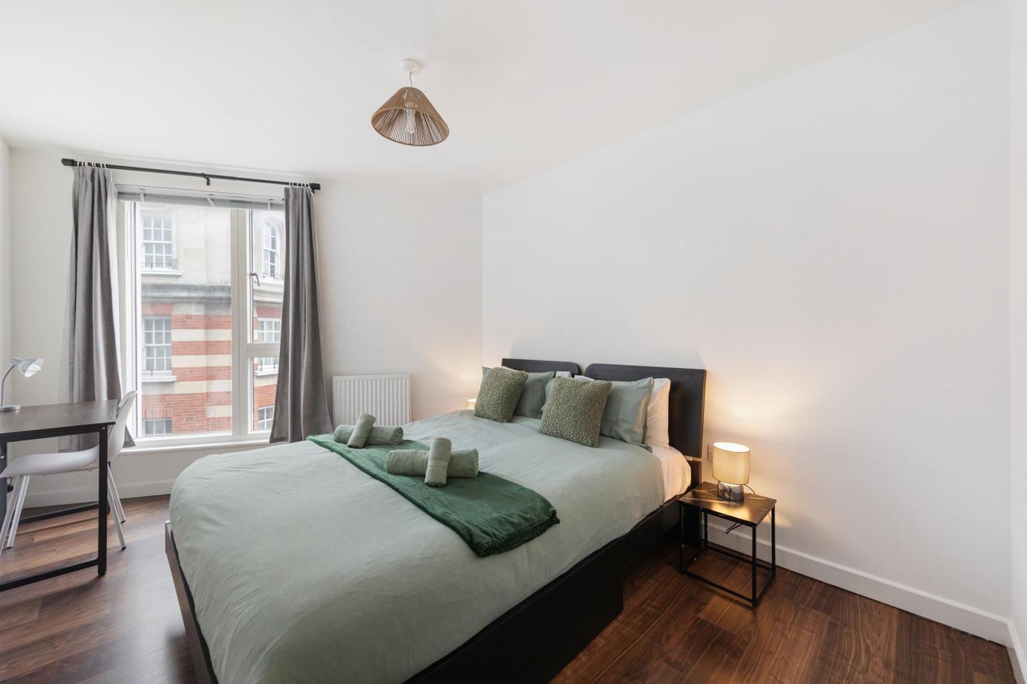 Modern & Spacious 3 Bed With Free Parking & Lift In Shoreditch, Next To Station Lägenhet