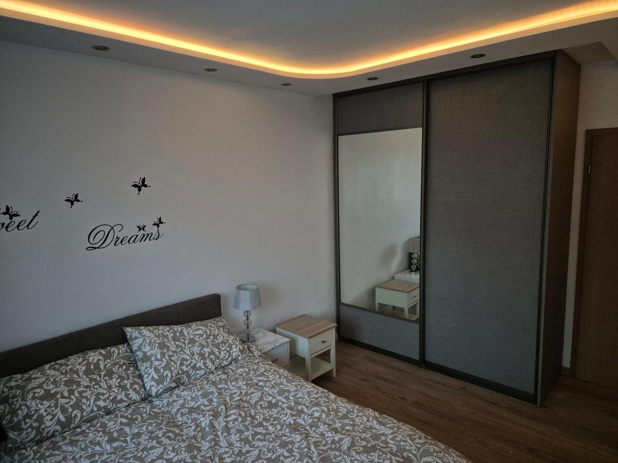 Apartment 1 Bed Flat Parking Wifi Business