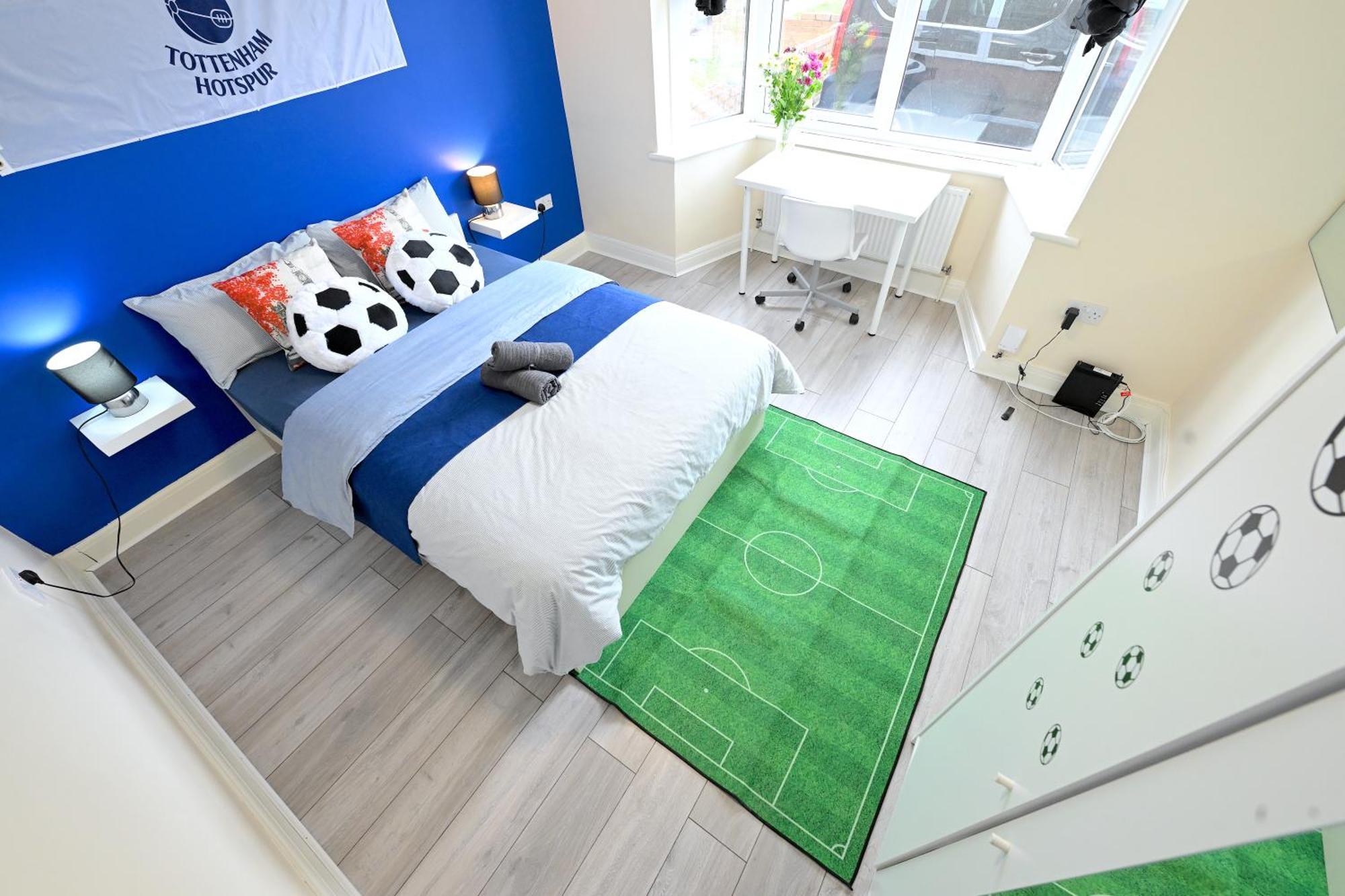 Spacious 5 Bedroom House Next To Tottenham Stadium * Londra