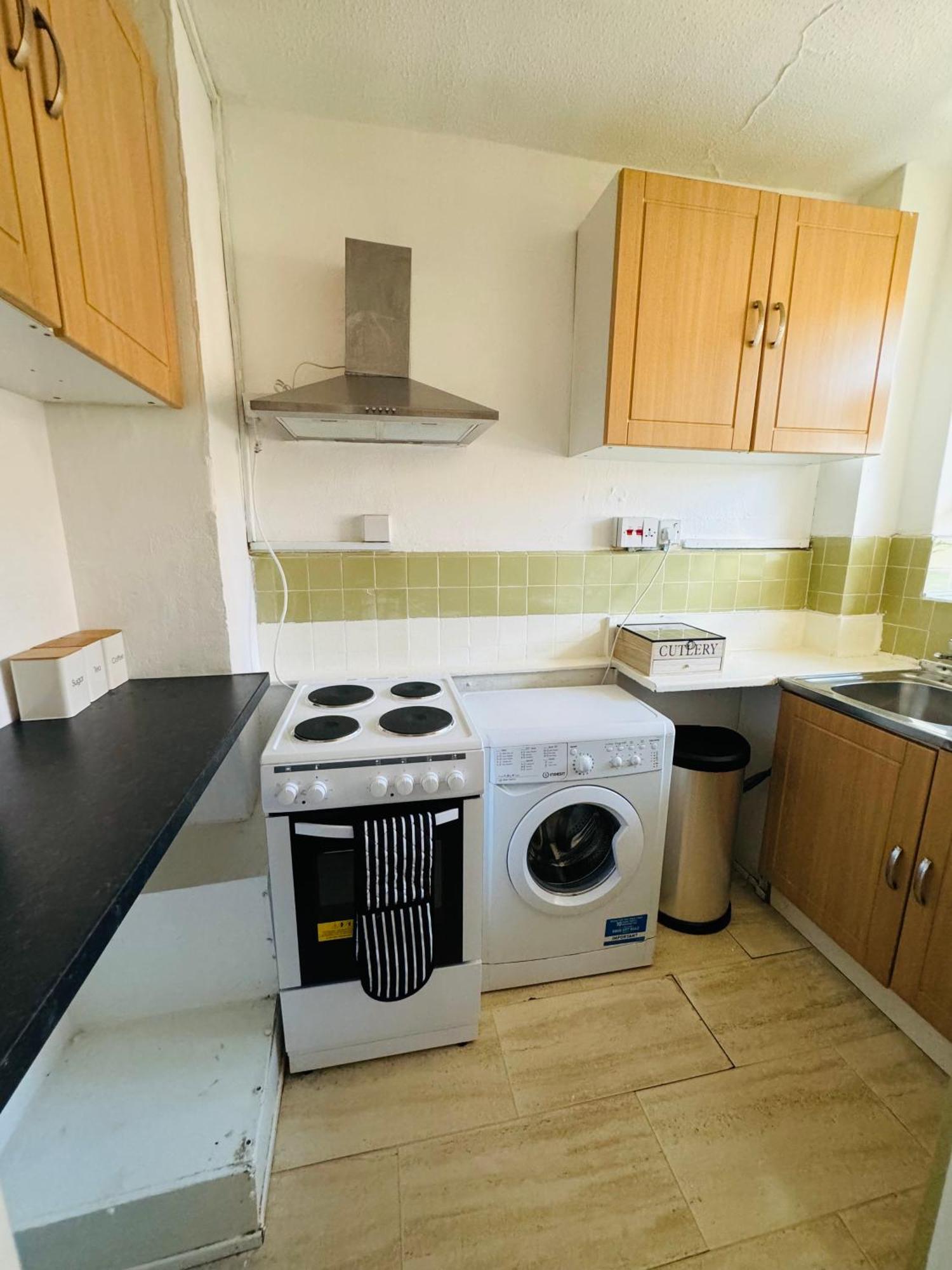 Lovely 2-bed 15 Mins Walk To The Shard * Londra