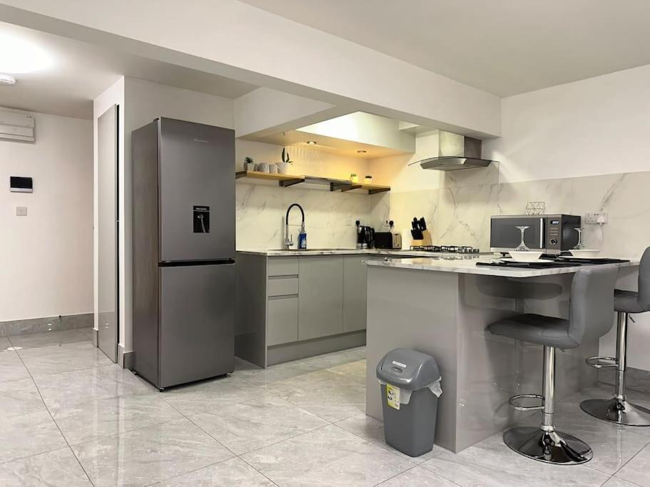 Central Entire Studio Apartment London
