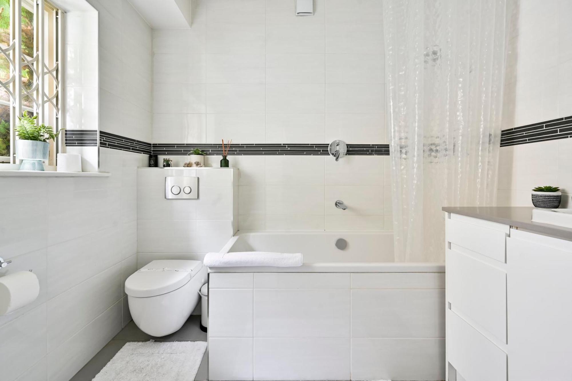 Magnificent 2 Bed Hyde Park Mews House Apartment *