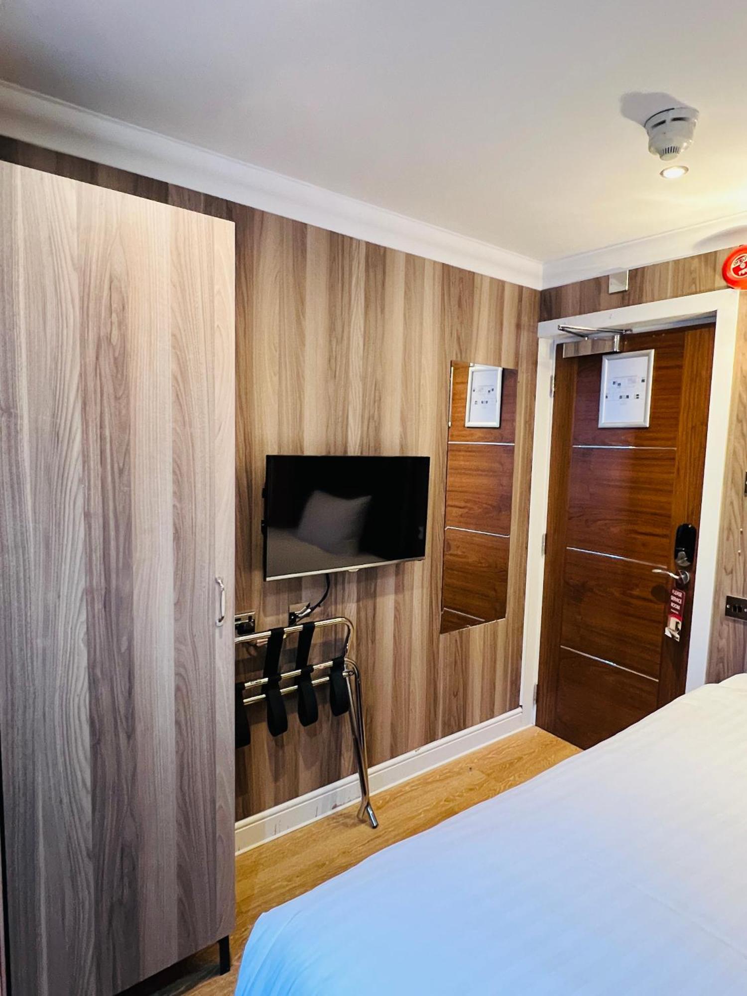 Cheshire Hotel London