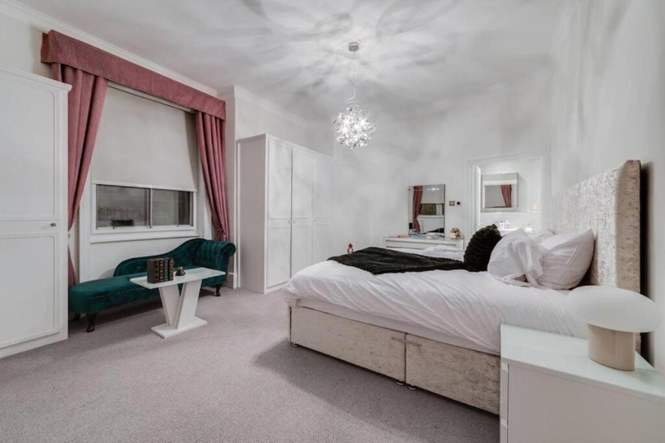 Harley Street Spectacular With High Ceilings, High Luxury Londra