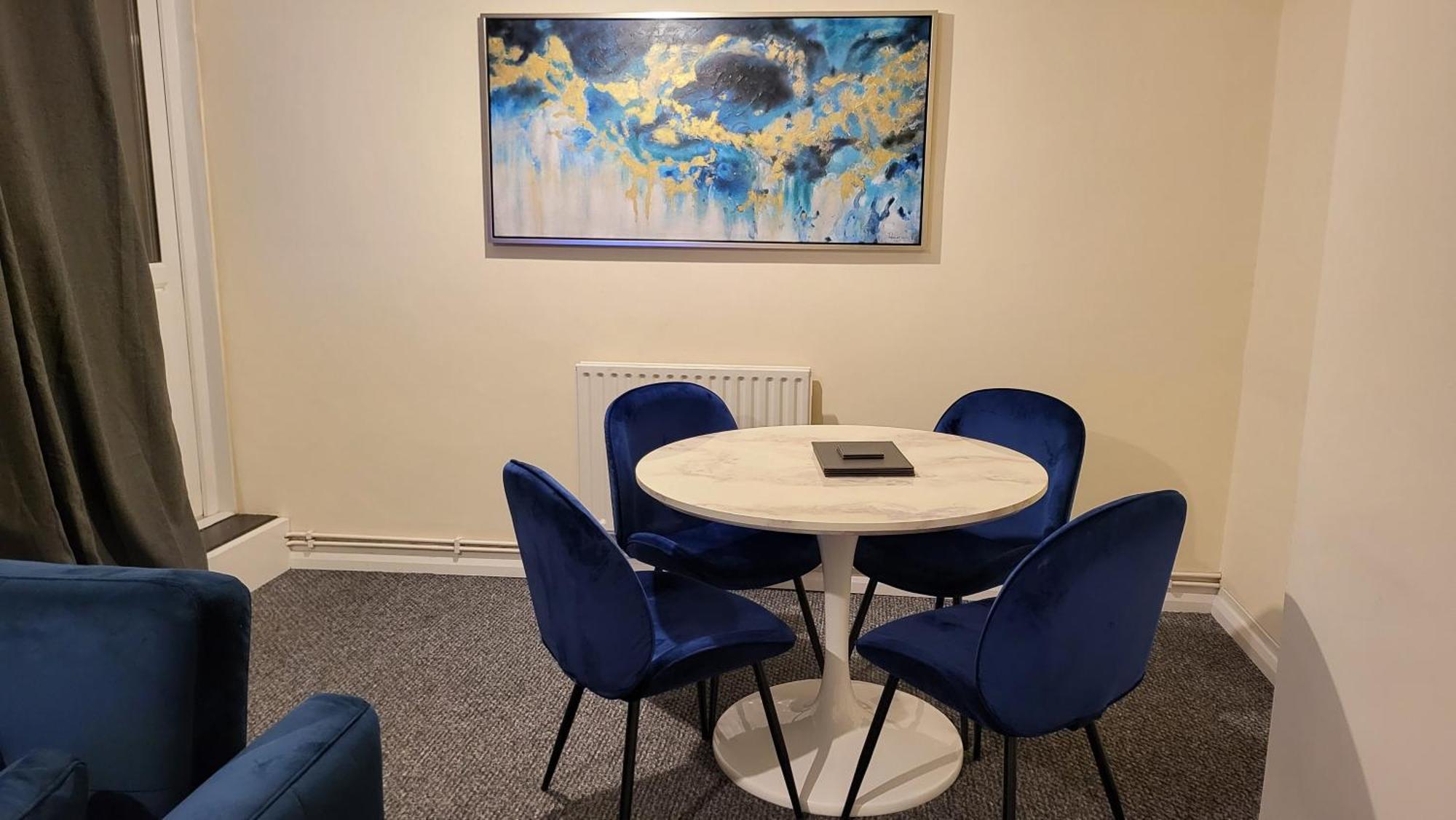 Garland Modern Spacious Flat, Lägenhet London