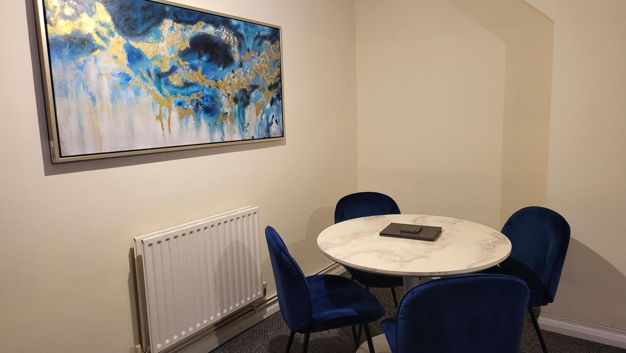 Garland Modern Spacious Flat, *