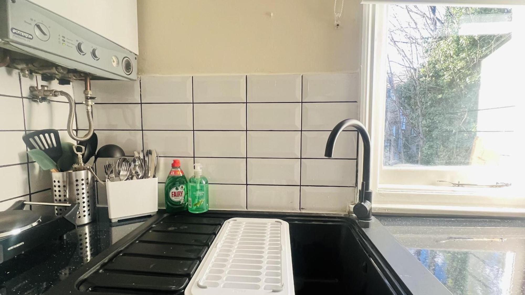 Impeccable 1 Bedroom Flat In *