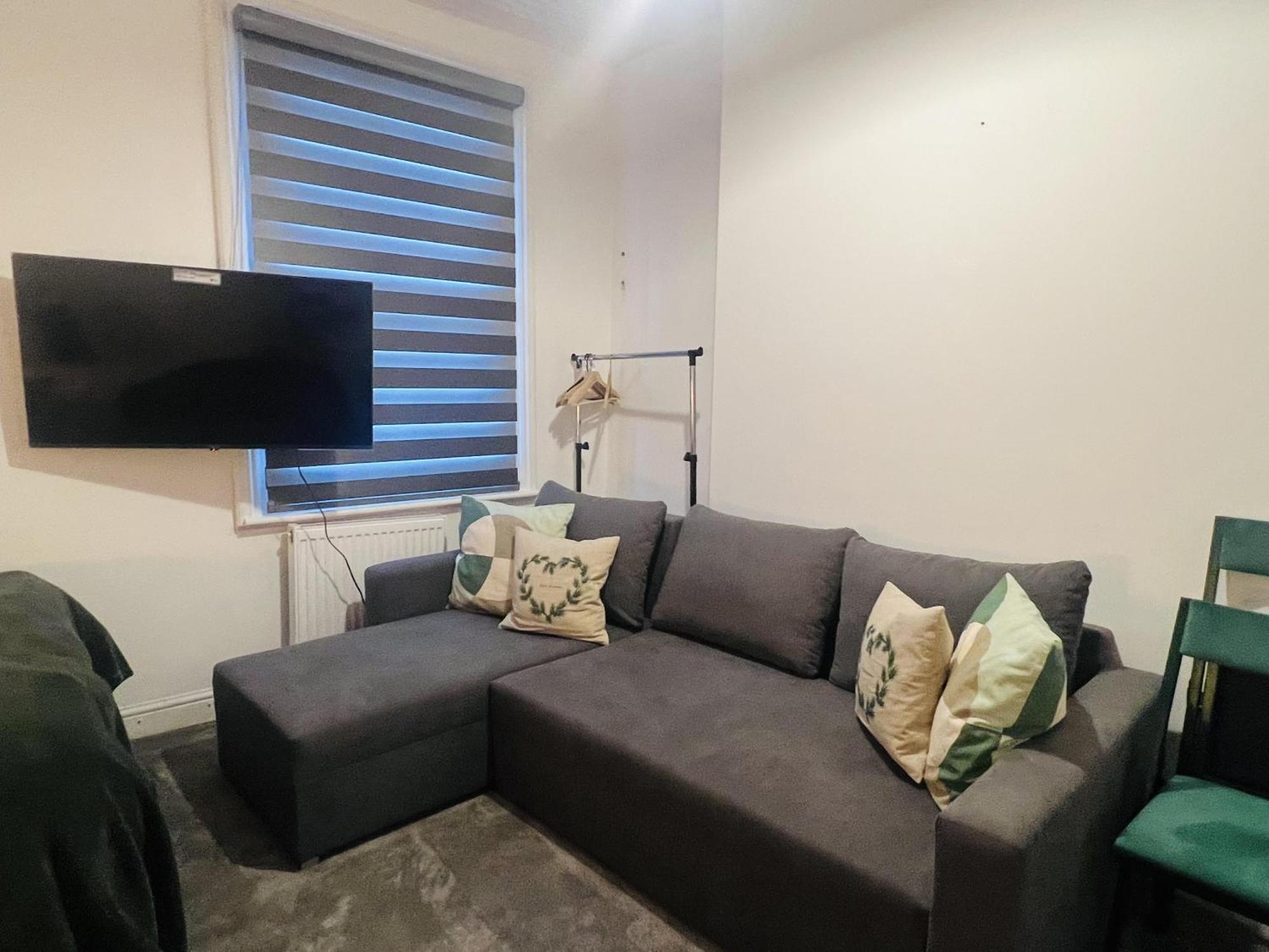 Impeccable 1 Bedroom Flat In * Londen