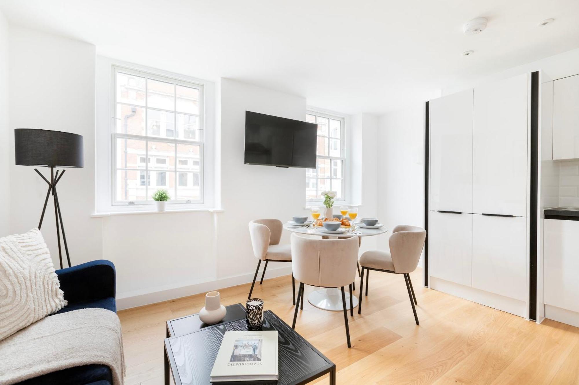Apartment Fitzrovia With Balcony - Cityapartmentstay