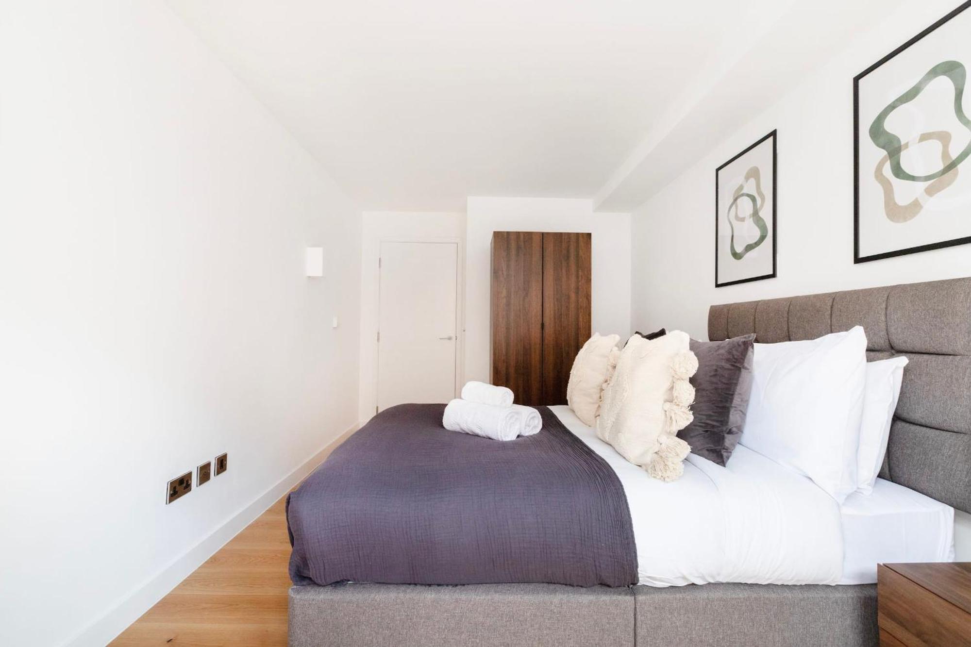 Soho & Fitzrovia With Balcony - Cityapartmentstay * London