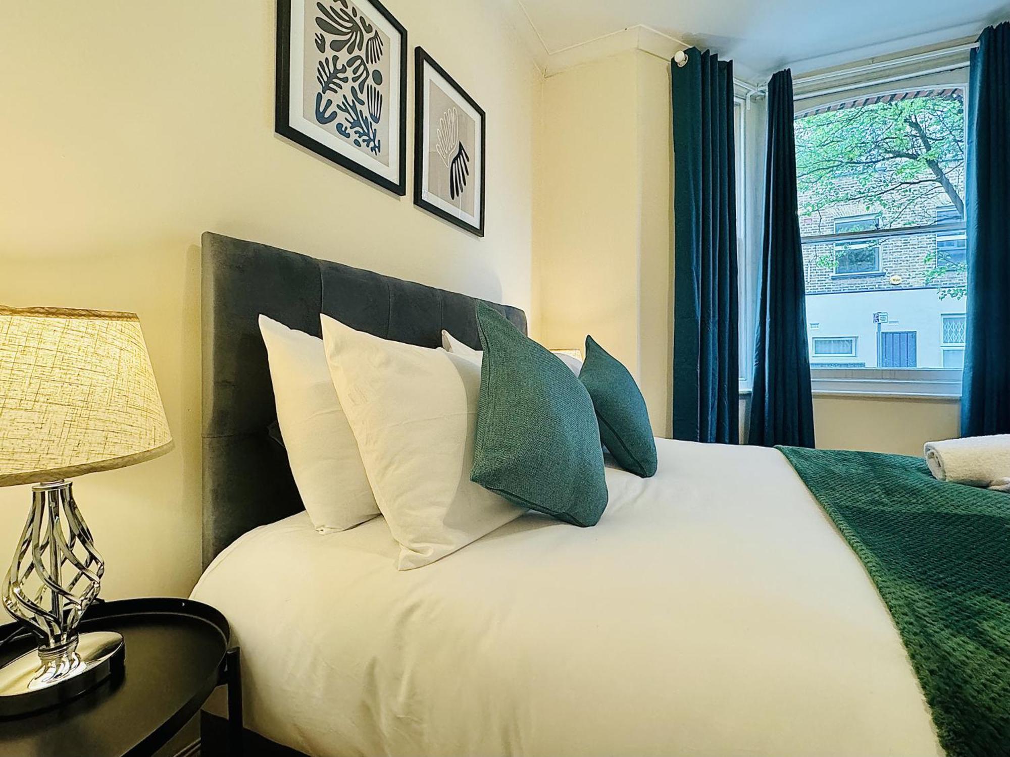 Lägenhet Falcon - 2 Bedroom Ground Floor Flat In London