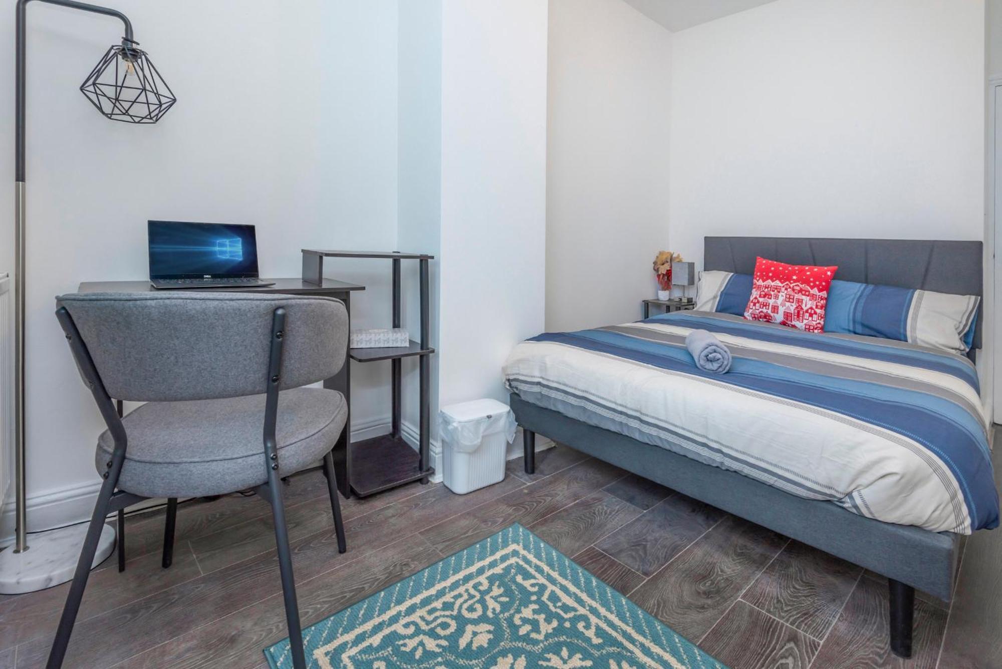 Modern Family W/wi-fi, Netflix, Self Check-in Apartment *