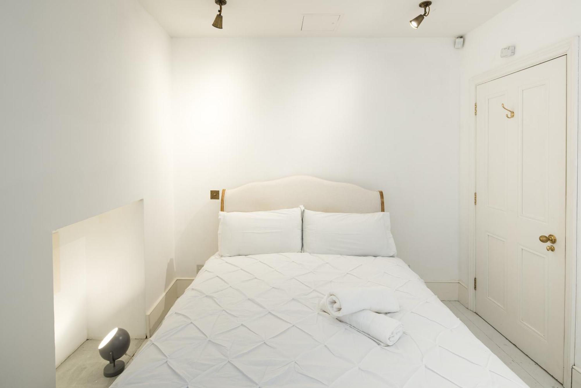 Apartment Charming 2-bed Flat In The Heart Of Nottinghill - Steps From Portobello Rd Market And Nottinghill Bookshop