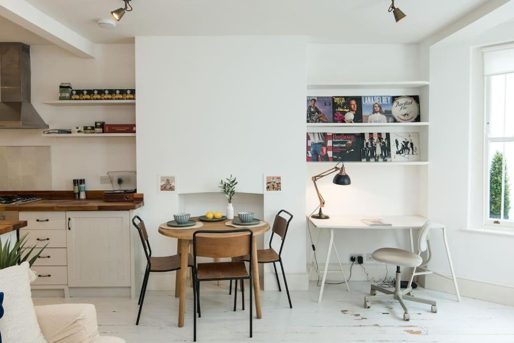 Charming 2-bed Flat In The Heart Of Nottinghill - Steps From Portobello Rd Market And Nottinghill Bookshop Apartment London