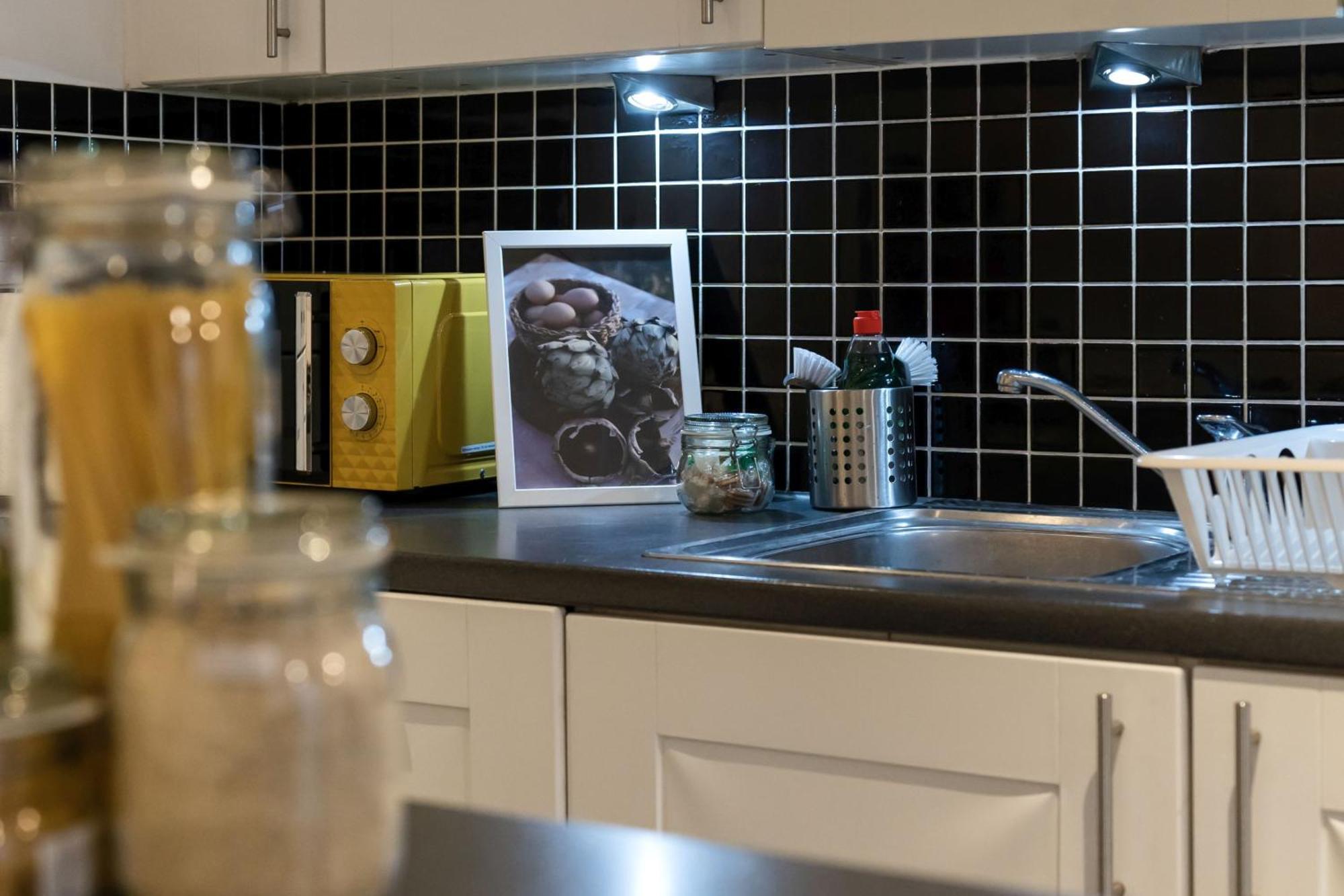 Lägenhet Livestay - Modern Two Bed In Stratford London