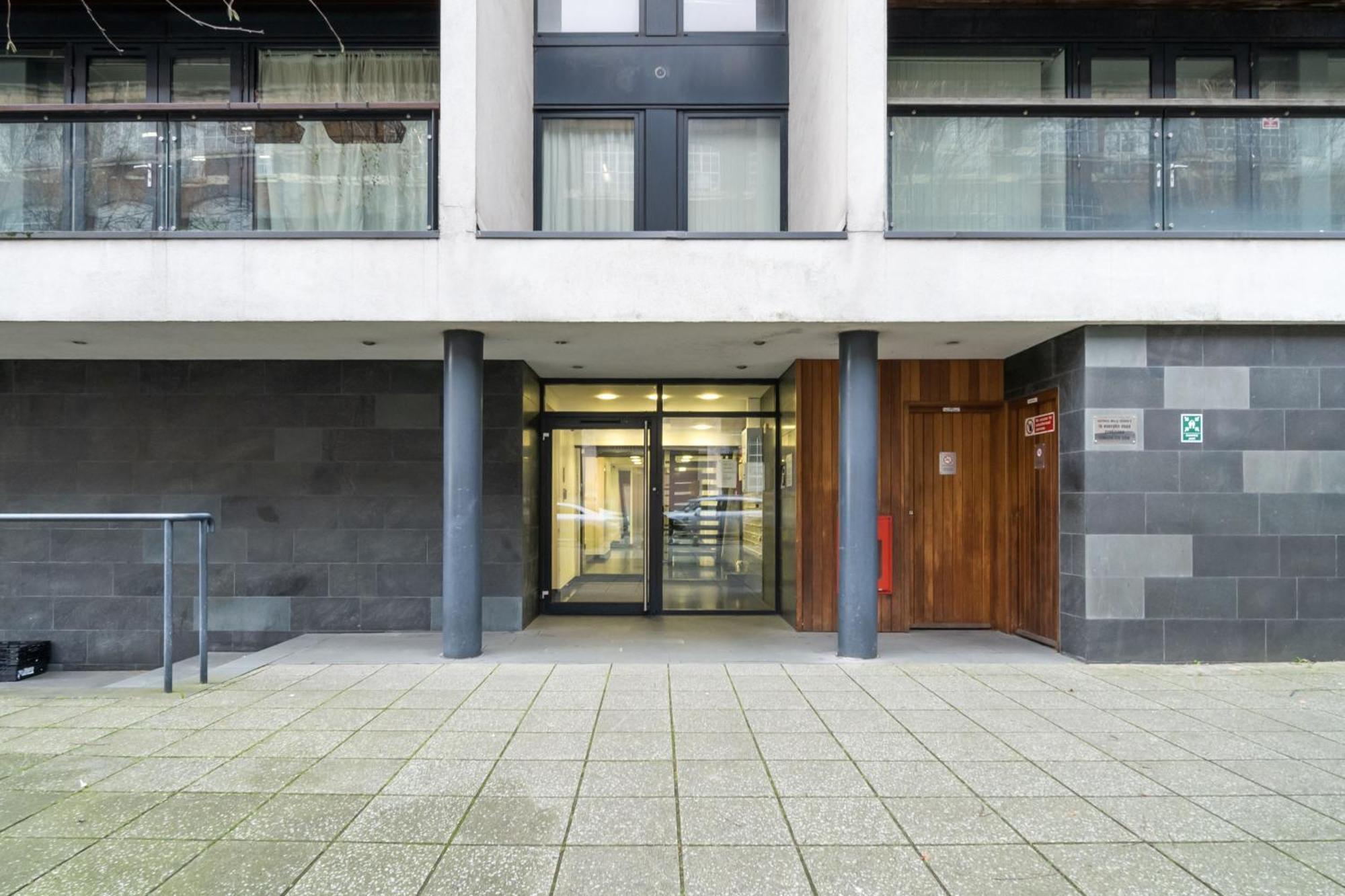 Livestay - Modern Two Bed In Stratford * Londen