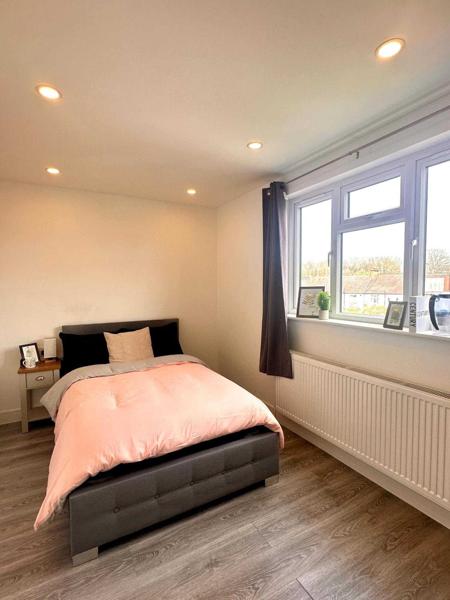 Wonderful Ensuite In Wimbledon Guest house London