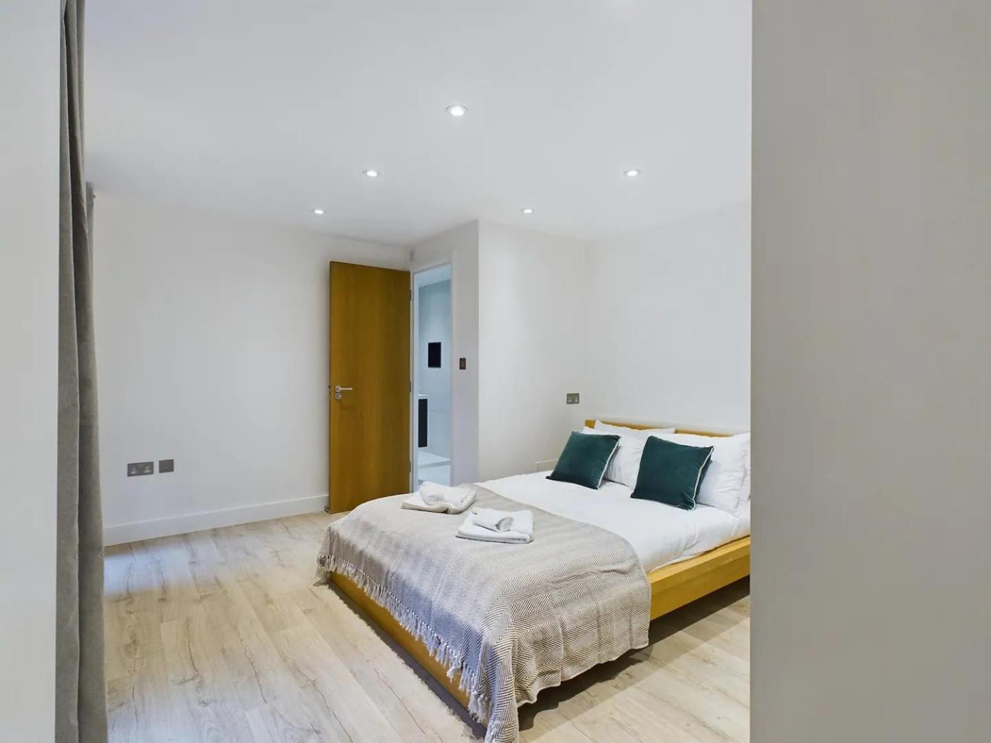 Pass The Keys Stylish 4-bed3-bath In Shoreditch * London