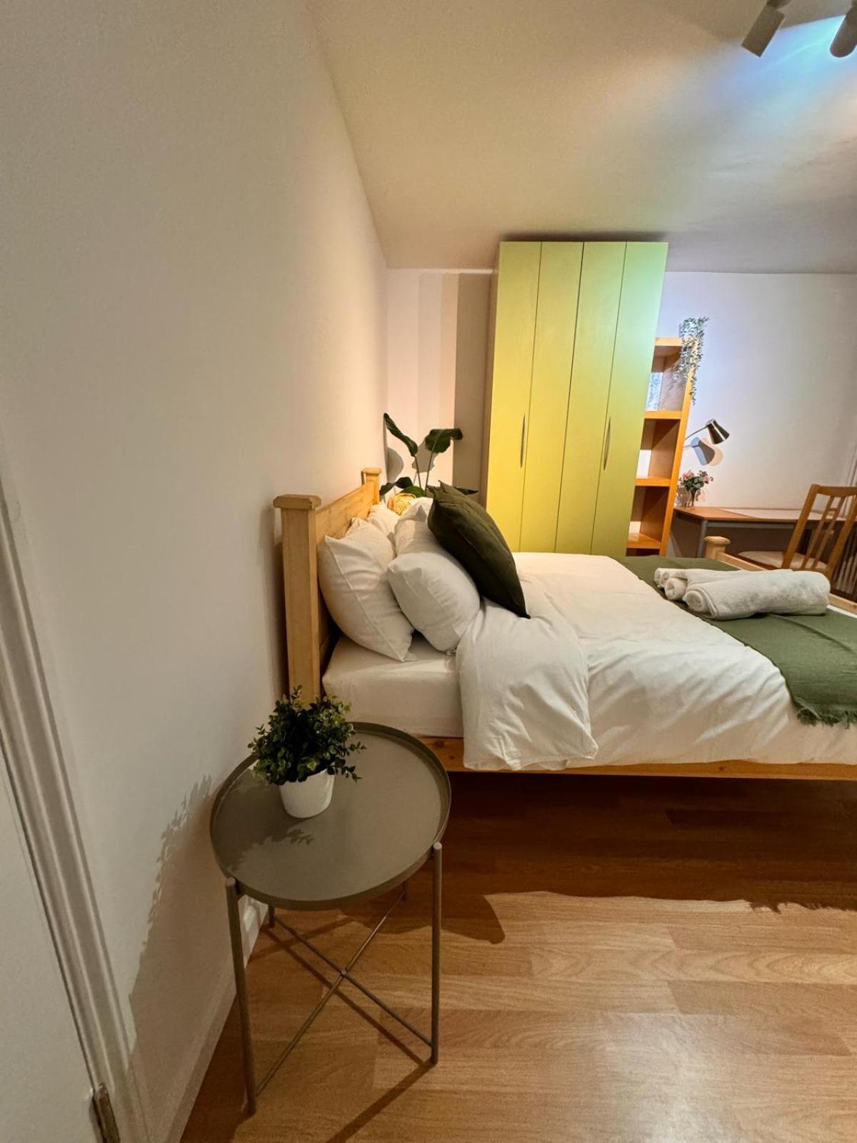 Luxury In Cross Harbour Gjestgiverier
